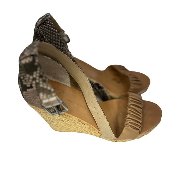 Dolce Vita Gray Snakeskin Nude Wedge Sandals Sz 9.5 - Picture 1 of 7